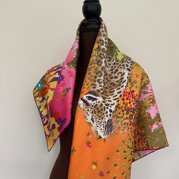 Salvatore Ferragamo Scarf Leopard in Flower Garden Pink Multicolor Scarf - Picture 3 of 16